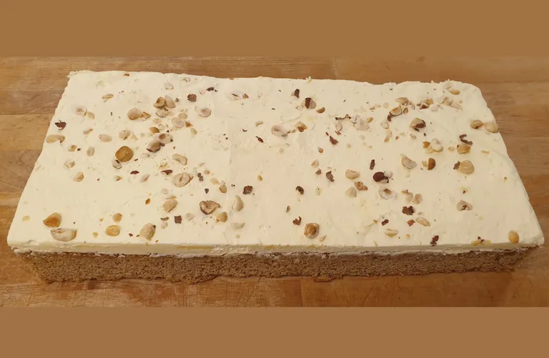 Gulrotkake langpanne 72 biter hel